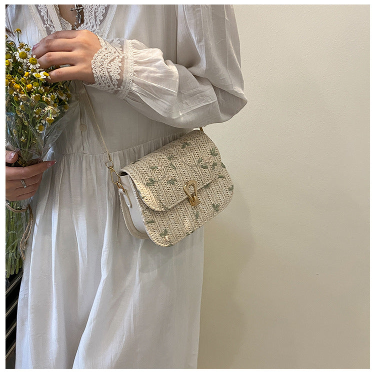 This year's trendy fashion straw woven small bag for women in summer2024New Trendy Versatile Lace Woven Single Shoulder Crossbody Bag for Women