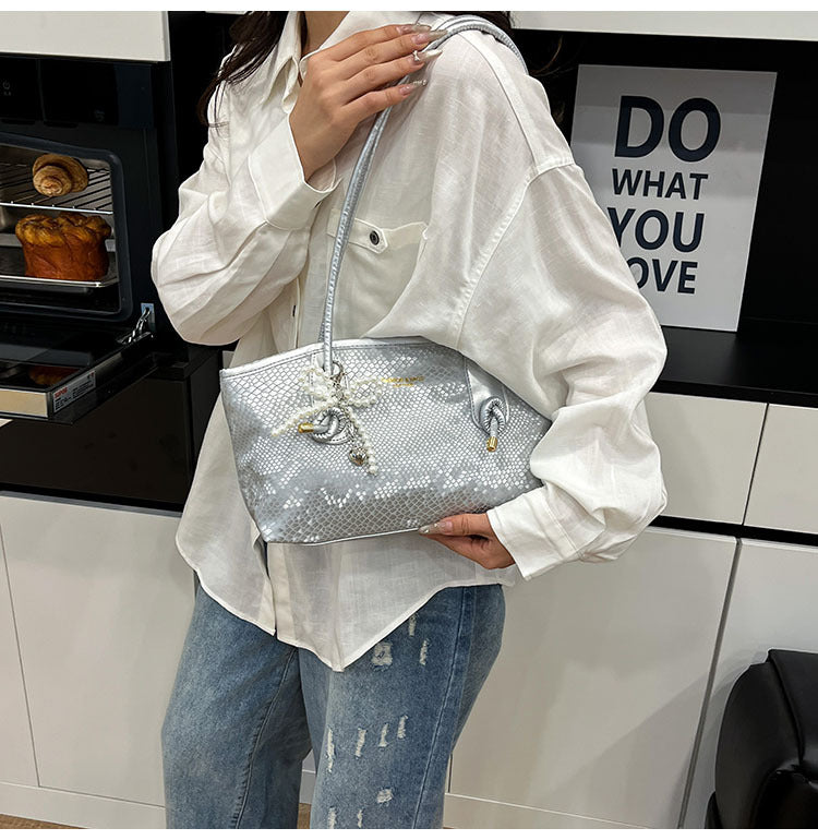 High-end stylish large-capacity women's bag2025New Spring and Summer Niche Single Shoulder Underarm Bag for Work and Commuting