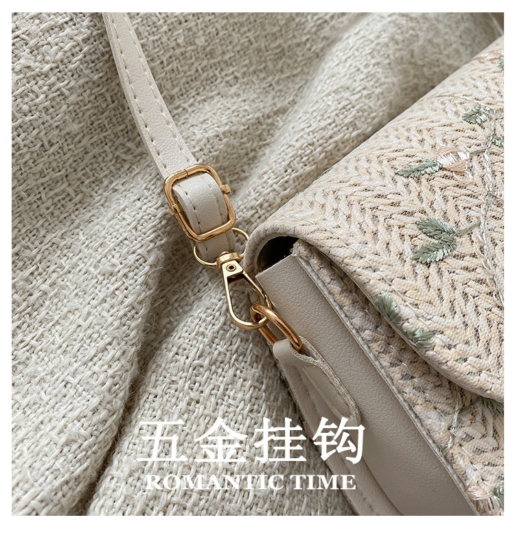 This year's trendy fashion straw woven small bag for women in summer2024New Trendy Versatile Lace Woven Single Shoulder Crossbody Bag for Women