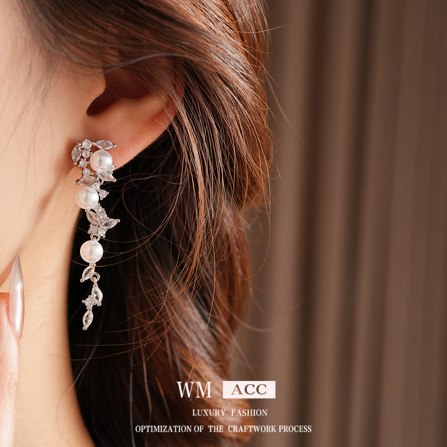 Real Gold Plated Silver Needle Butterfly Pearl Earrings Light Luxury High-end Exquisite Stud Earrings Fashionable Versatile Earrings for Women