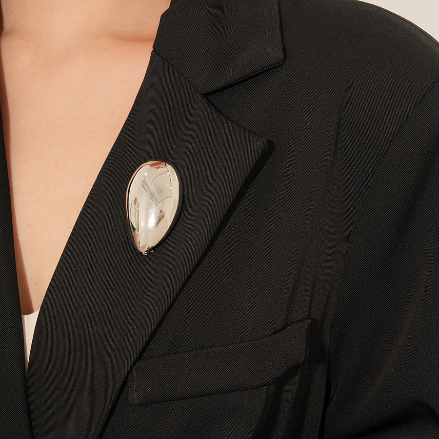 European and American Long Strip Water Drop Shaped Glossy Metal Brooch Cross-Border Exaggerated Simple Fashion Pin High-End Light Luxury Brooch