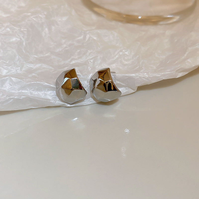 Silver Needle Metal Earrings High-end Simple Stud Earrings Fashion Versatile Light Luxury Unique Niche Earrings Yiwu Wholesale