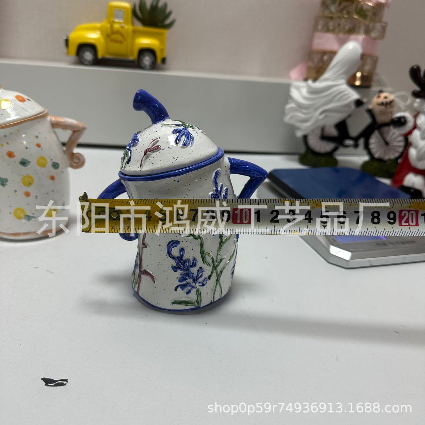 Cross-Border Jars full of attitude Resin Crafts with Attitude: Fork-Waist Jar, Independent Standing Jar