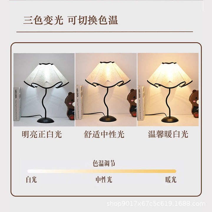 现代简约台灯卧室床头灯ins创意花瓣复古台灯民宿样板间装饰夜灯