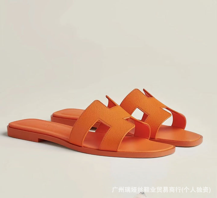 外贸批发经典H女鞋平底居家一字平跟沙滩休闲凉鞋外穿百搭泡沫
