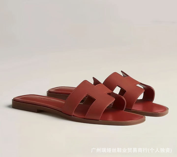 外贸批发经典H女鞋平底居家一字平跟沙滩休闲凉鞋外穿百搭泡沫