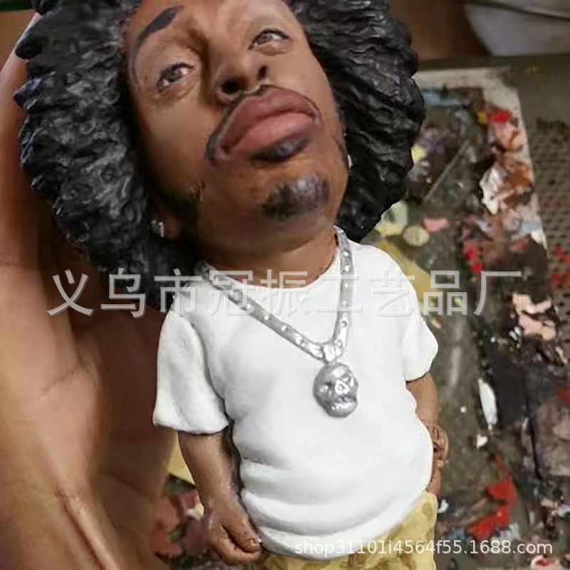 跨境说唱歌手潮流嘻哈摆件装饰品树脂设计玩偶居家装饰人物设计