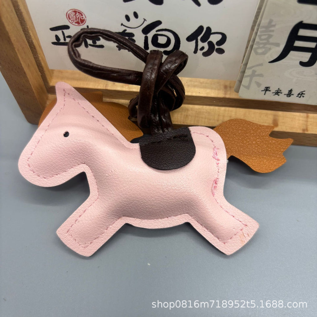 新款马年小马PU小马挂件可爱时尚包包皮革挂饰高级感百搭钥匙扣