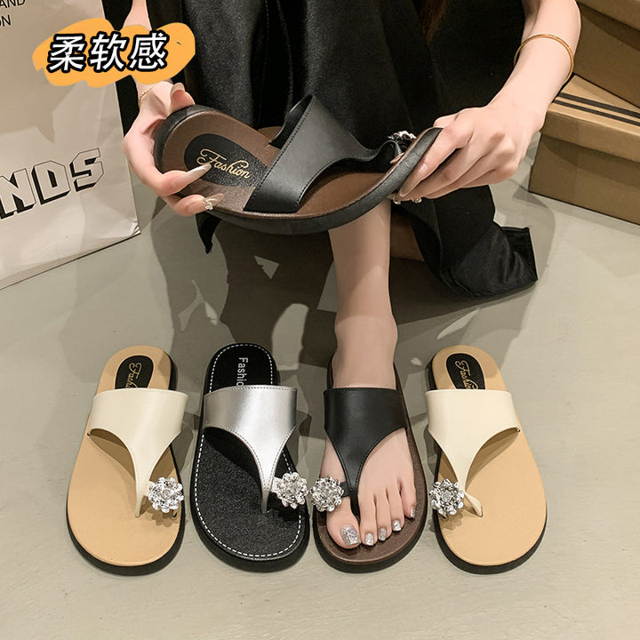 夹趾凉鞋女2025新款夏季软底平底度假洋气花花拖鞋女ins潮百搭