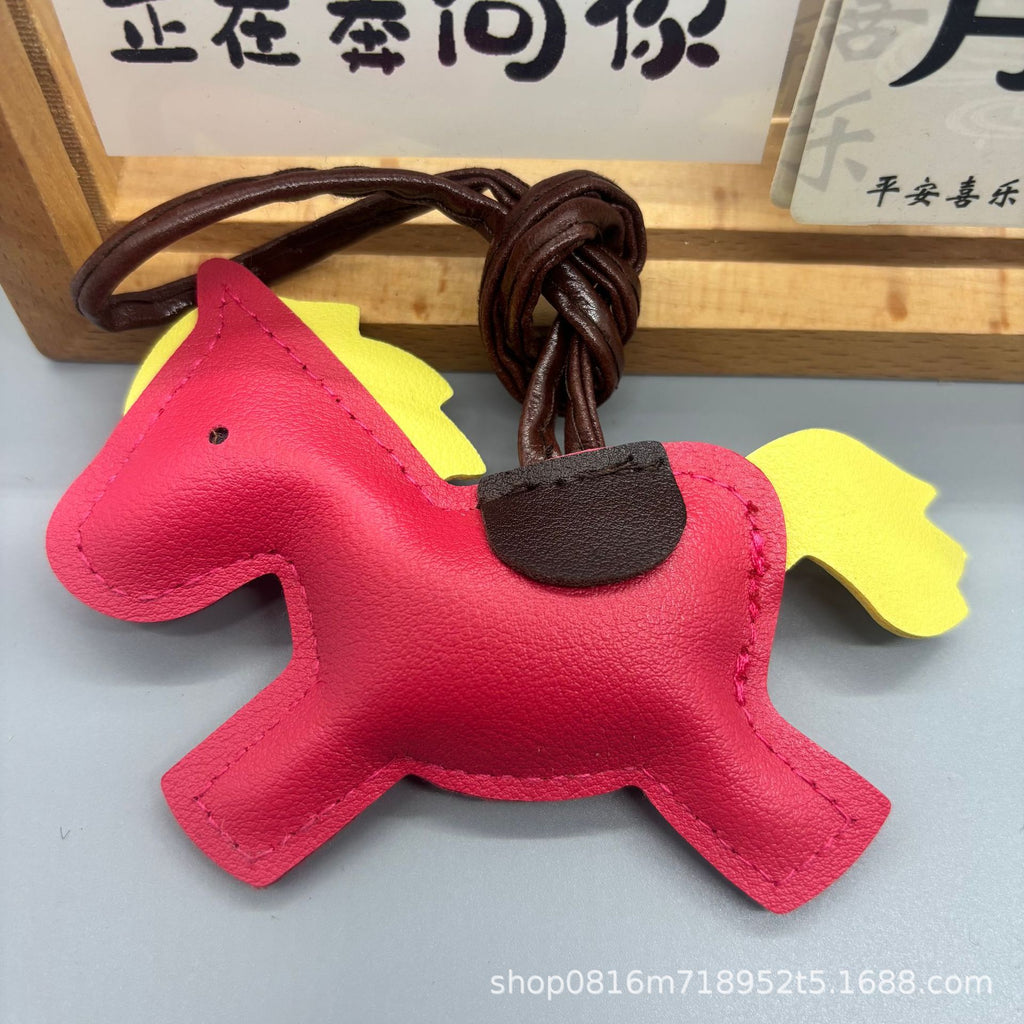 新款马年小马PU小马挂件可爱时尚包包皮革挂饰高级感百搭钥匙扣