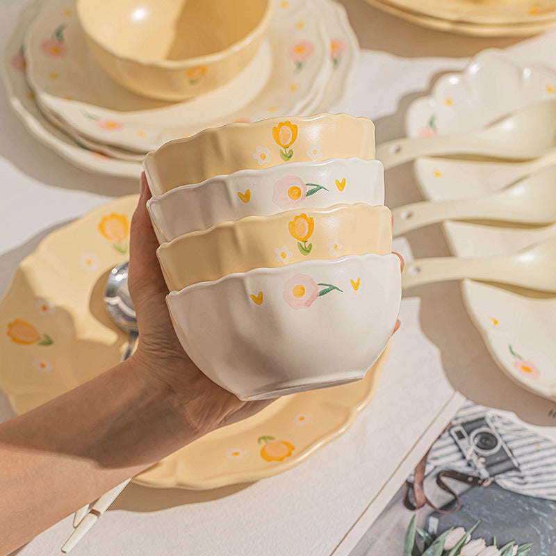 KANGMO Influencer Premium Creative Bowl Ceramic Bowl Home Souvenir Gift Small Flower Cream Style Ceramic Bowl Plate Wholesale
