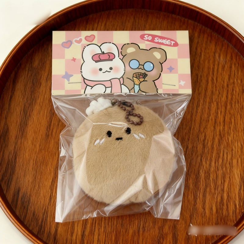 卡通毛绒挂件可爱碱水面包小玩偶包包挂饰钥匙扣服饰配件胸针配饰