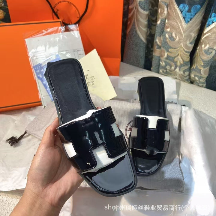 外贸批发经典H女鞋平底居家一字平跟沙滩休闲凉鞋外穿百搭泡沫