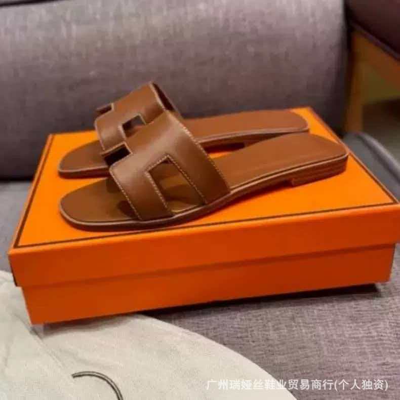 外贸批发经典H女鞋平底居家一字平跟沙滩休闲凉鞋外穿百搭泡沫