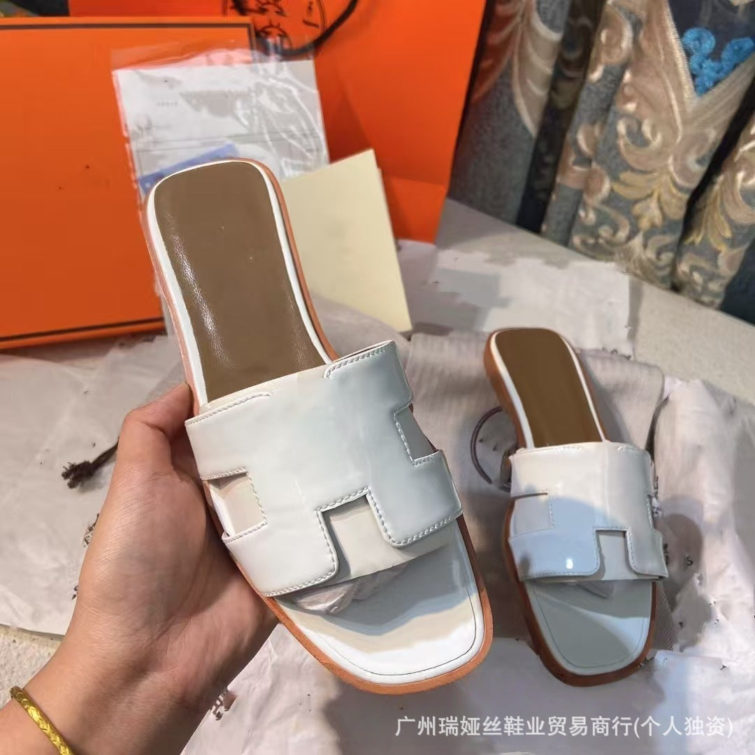 外贸批发经典H女鞋平底居家一字平跟沙滩休闲凉鞋外穿百搭泡沫