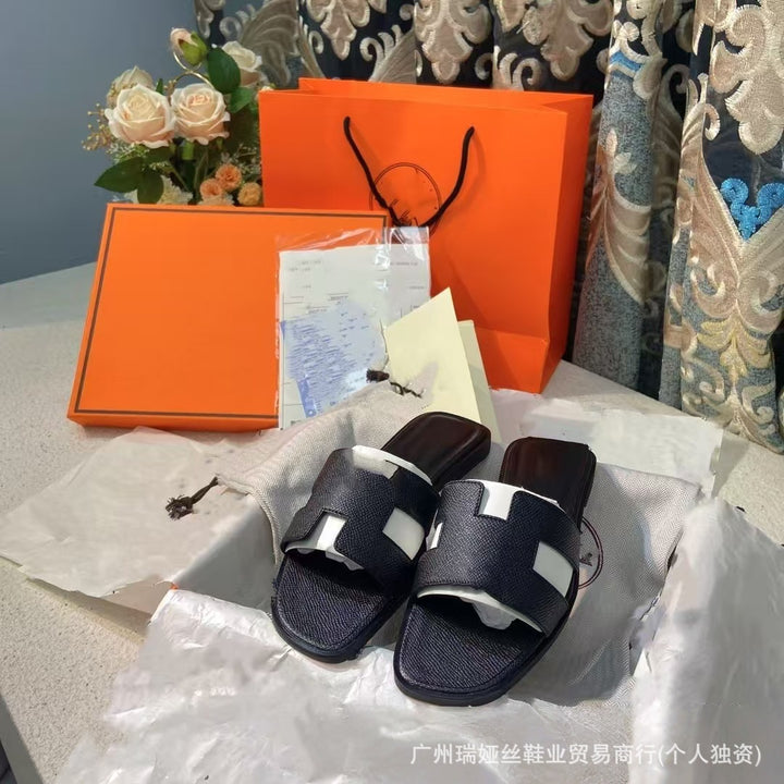 外贸批发经典H女鞋平底居家一字平跟沙滩休闲凉鞋外穿百搭泡沫