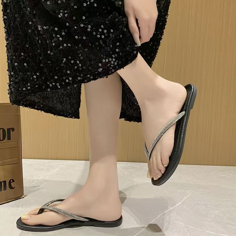 人字拖鞋女生夏外穿夹趾凉拖2026新款网红水钻平底沙滩鞋ins超火