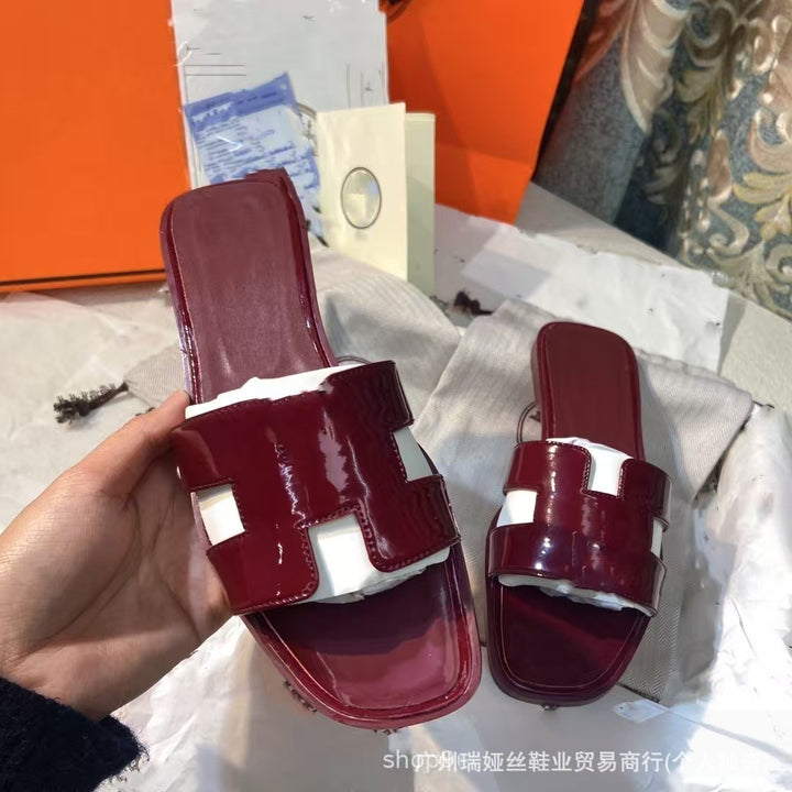 外贸批发经典H女鞋平底居家一字平跟沙滩休闲凉鞋外穿百搭泡沫