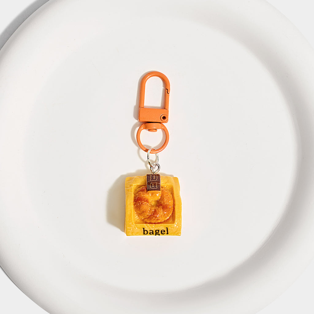 可爱卡通面包甜品钥匙扣包挂件树脂少女心车挂饰学生创意生日礼物