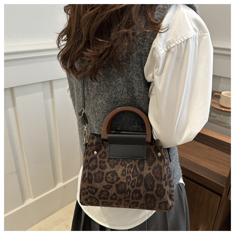 Korean Style Handheld Bag Winter New Vintage Premium Design Commuter Shoulder Crossbody