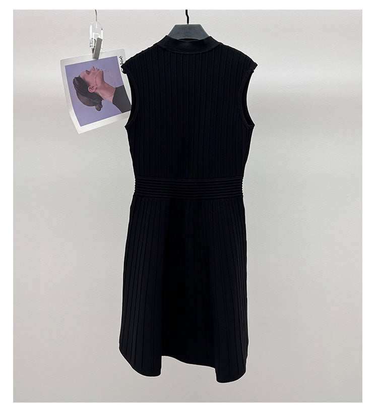 Amphiona2025New Style with a Sense of Luxury V Collar Sleeveless A Slim Fit Waist Cinching Gold Button Striped Knitted Dress