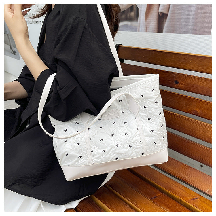 Class Commuting Tote Bag Large Capacity Heart Summer Stylish2025New style casual bowknot single shoulder underarm bag