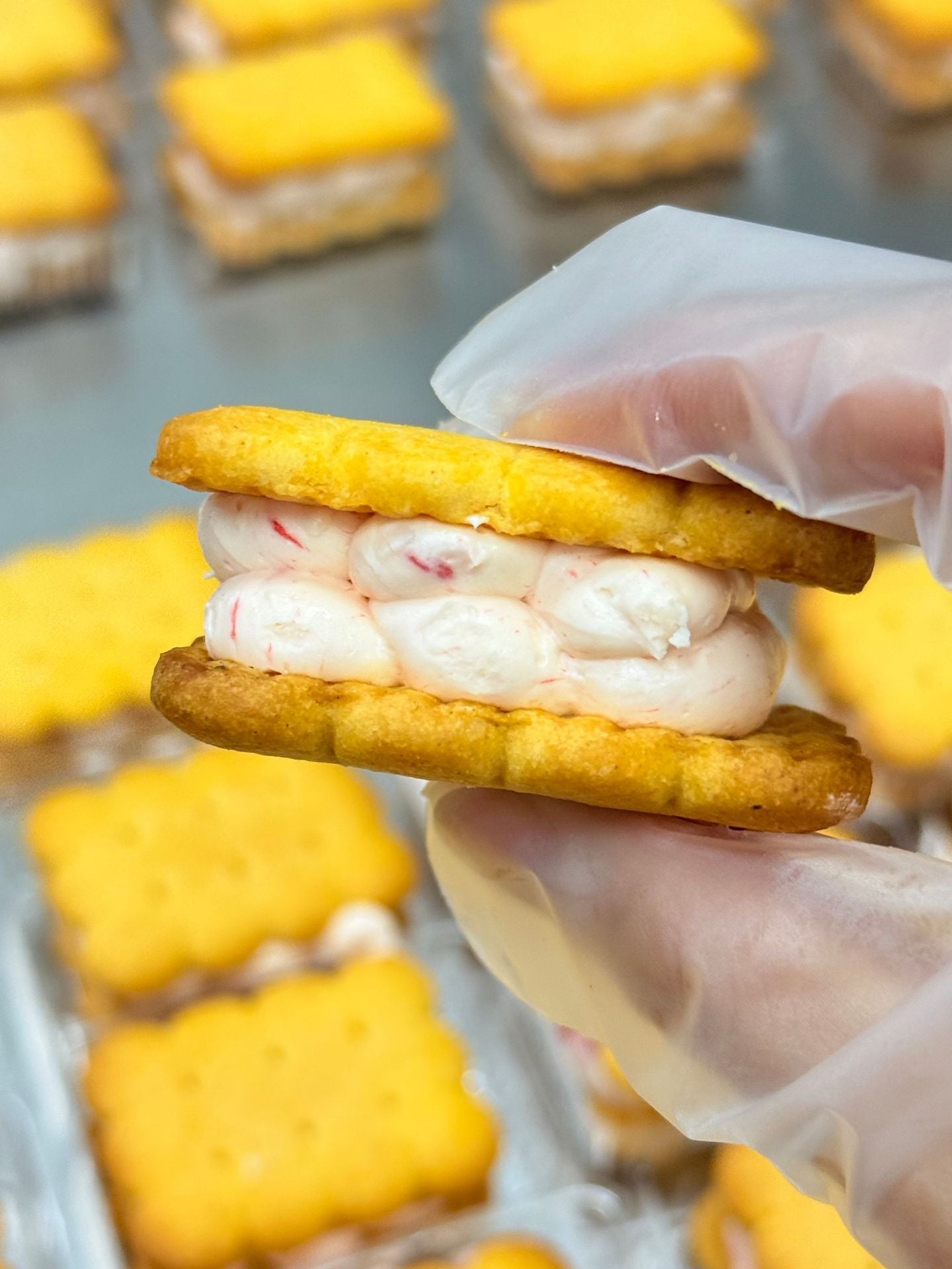 Frozen Chewy Butter Sandwich Cookies Matcha Chocolate Multi-flavor Ice Cream Texture Cake Snacks Factory