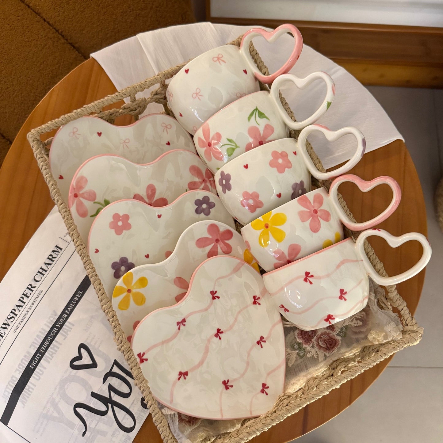 Korean Style ins Wind Hand-painted Heart Ceramic Cup and Saucer Hand Pinched Irregular Heart-Shaped Coffee Cup and Saucer Afternoon Tea Cup and Saucer