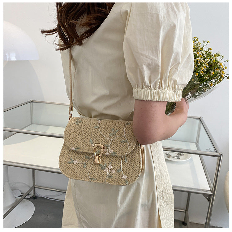 This year's trendy fashion straw woven small bag for women in summer2024New Trendy Versatile Lace Woven Single Shoulder Crossbody Bag for Women