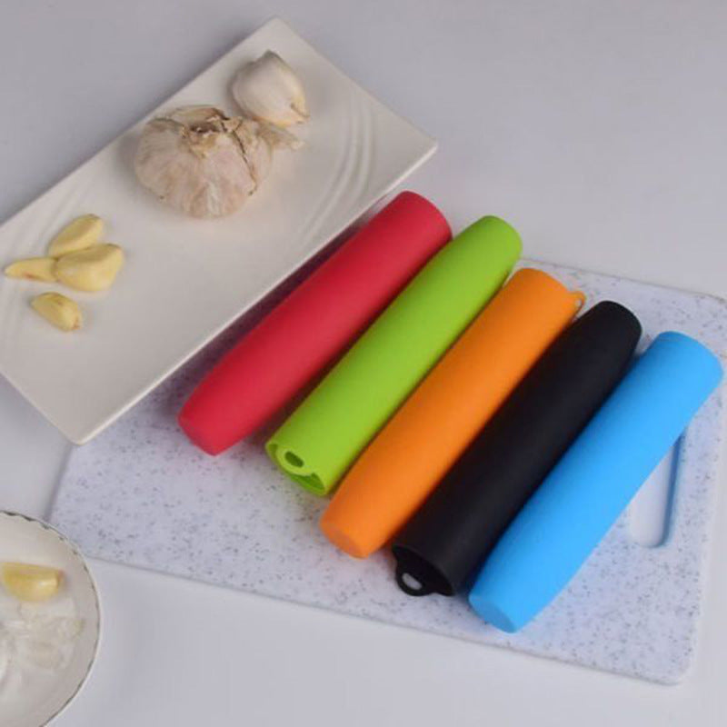 Garlic Peeler with Sealed Bottom, Automatic Peeling Press for Garlic Heads and Cloves, Silicone Peeler, Household Kitchen Gadget