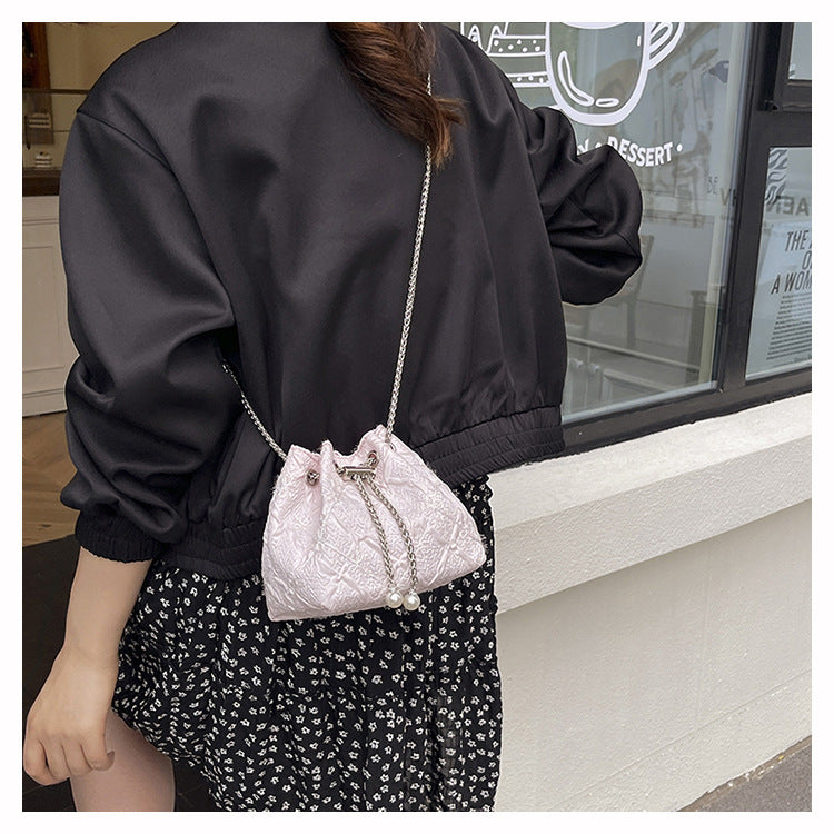 Cross-border Drawstring Bucket Small Bag for Women2025New Stylish Pleated Flower Bag Fashionable Round Chain Crossbody Bag