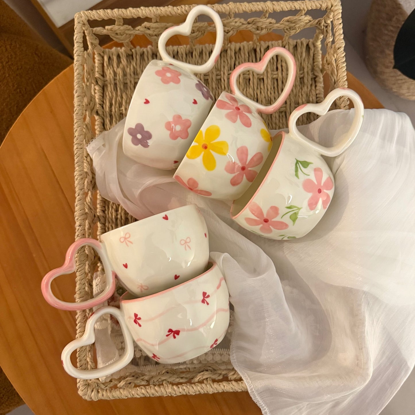 Korean Style ins Wind Hand-painted Heart Ceramic Cup and Saucer Hand Pinched Irregular Heart-Shaped Coffee Cup and Saucer Afternoon Tea Cup and Saucer