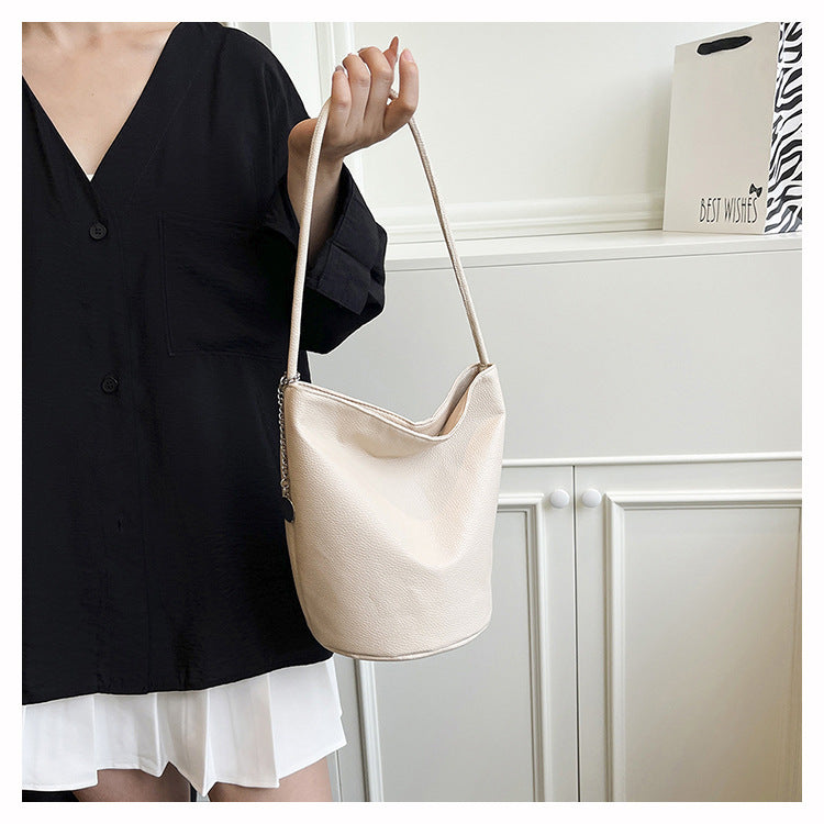 Women's Commuter Tote Bag Versatile2024New Fashion Large Capacity Bucket Crossbody Bag High-end Single Shoulder Underarm Bag