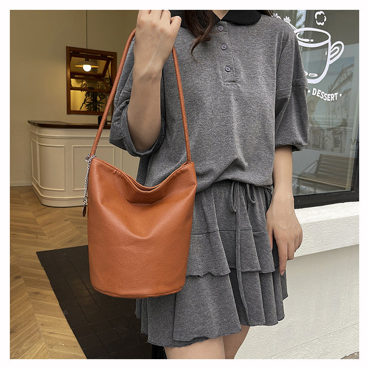 Women's Commuter Tote Bag Versatile2024New Fashion Large Capacity Bucket Crossbody Bag High-end Single Shoulder Underarm Bag