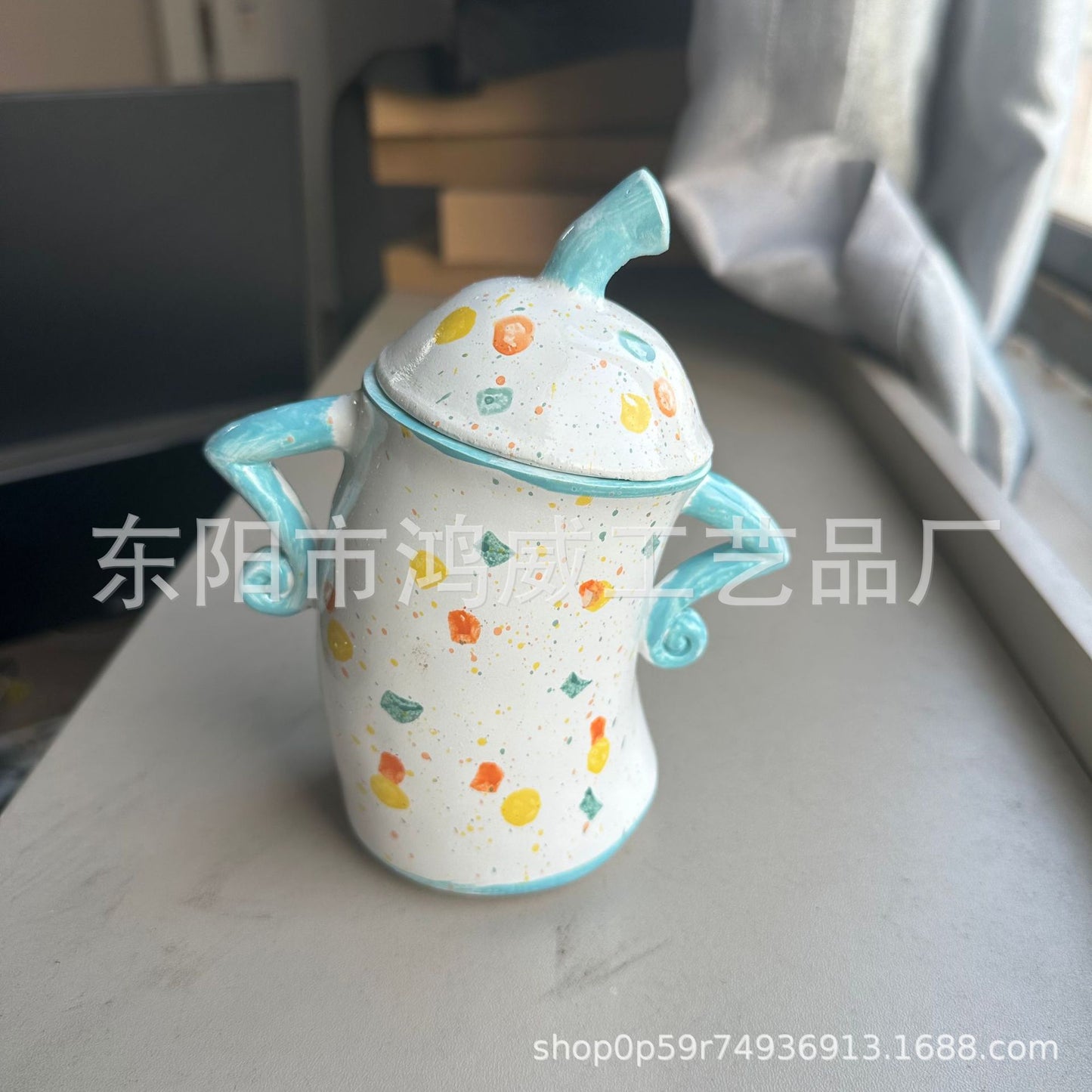 Cross-Border Jars full of attitude Resin Crafts with Attitude: Fork-Waist Jar, Independent Standing Jar