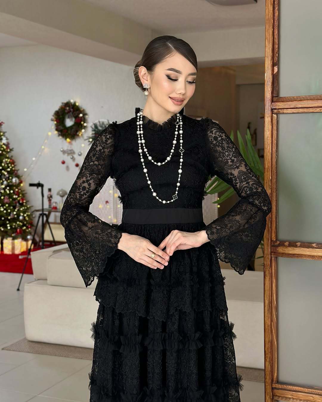 2025Early Autumn New Bell Sleeve Vintage Lace Mesh Patchwork Dress Women Slim Elegant Long Dress