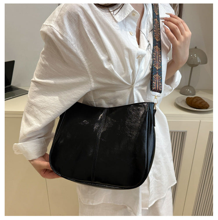 2025Summer New Women's Bag Simple Fashion Single Shoulder Bag European and American Trendy Women's Crossbody Bag Commuter Tote Bag