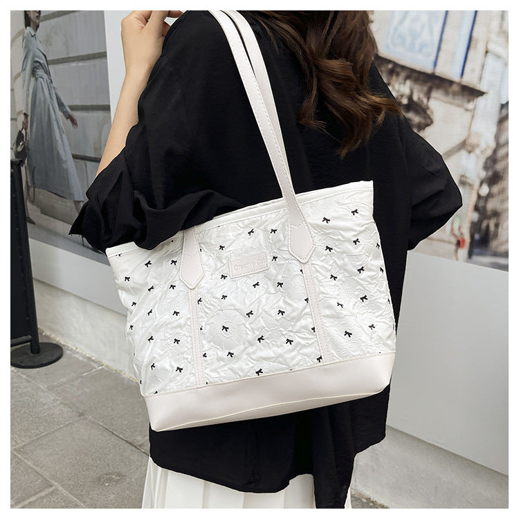 Class Commuting Tote Bag Large Capacity Heart Summer Stylish2025New style casual bowknot single shoulder underarm bag
