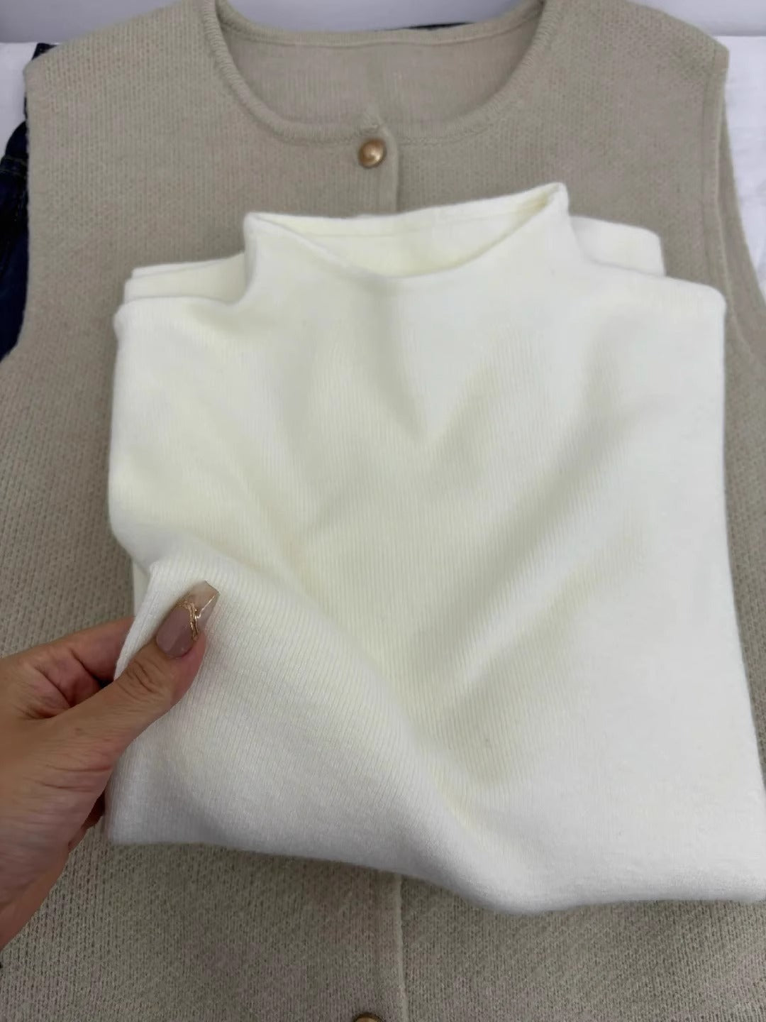 Soft and Cozy Half Turtleneck Knitted Sweater for Women, Autumn and Winter Versatile Top, Korean Style Slimming Solid Color Inner Layer, Mid-Neck Sweater, Base Shirt