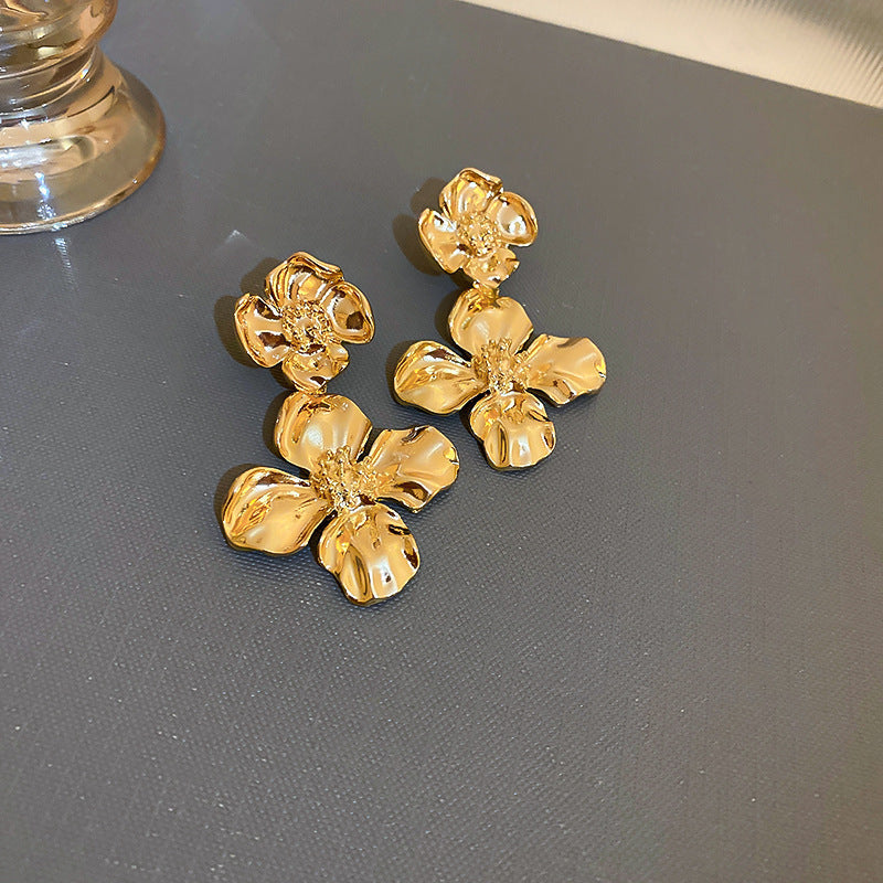 Silver Needle Metal Earrings High-end Simple Stud Earrings Fashion Versatile Light Luxury Unique Niche Earrings Yiwu Wholesale