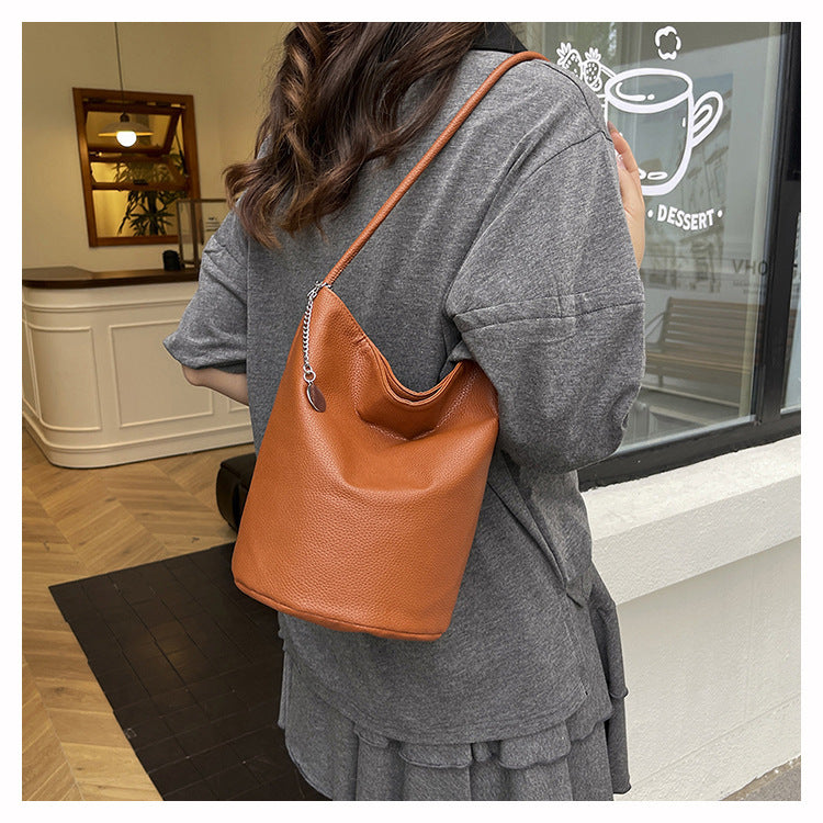 Women's Commuter Tote Bag Versatile2024New Fashion Large Capacity Bucket Crossbody Bag High-end Single Shoulder Underarm Bag