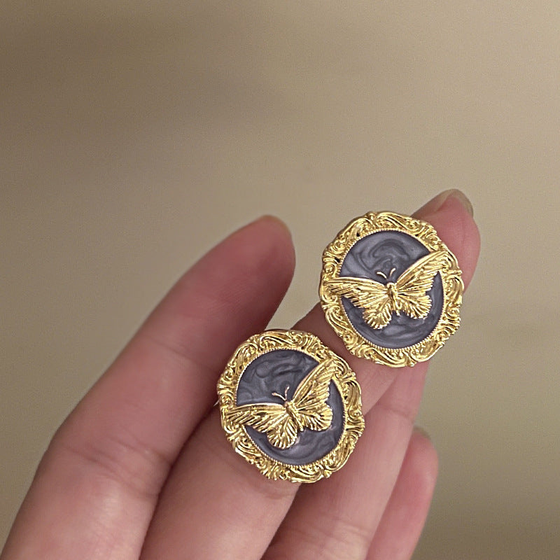 Medieval vintage Silver Needle Stud Earrings Elegant Light Luxury Palace Style Pearl Earrings Versatile High-end Vintage Earrings