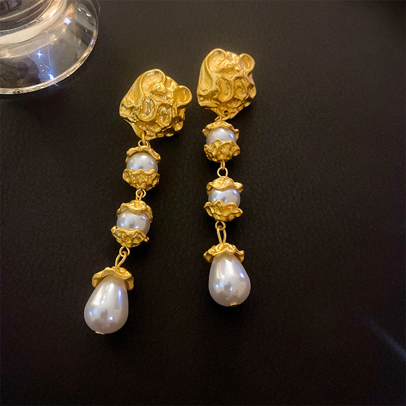 Medieval vintage Silver Needle Stud Earrings Elegant Light Luxury Palace Style Pearl Earrings Versatile High-end Vintage Earrings