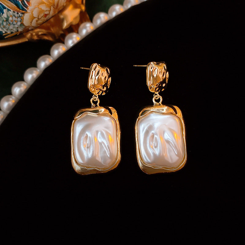 Pearl Earrings with a Sense of Sophistication Real Gold Electroplated Silver Needle French Retro Palace Style Earrings Versatile Ear Jewelry Wholesale
