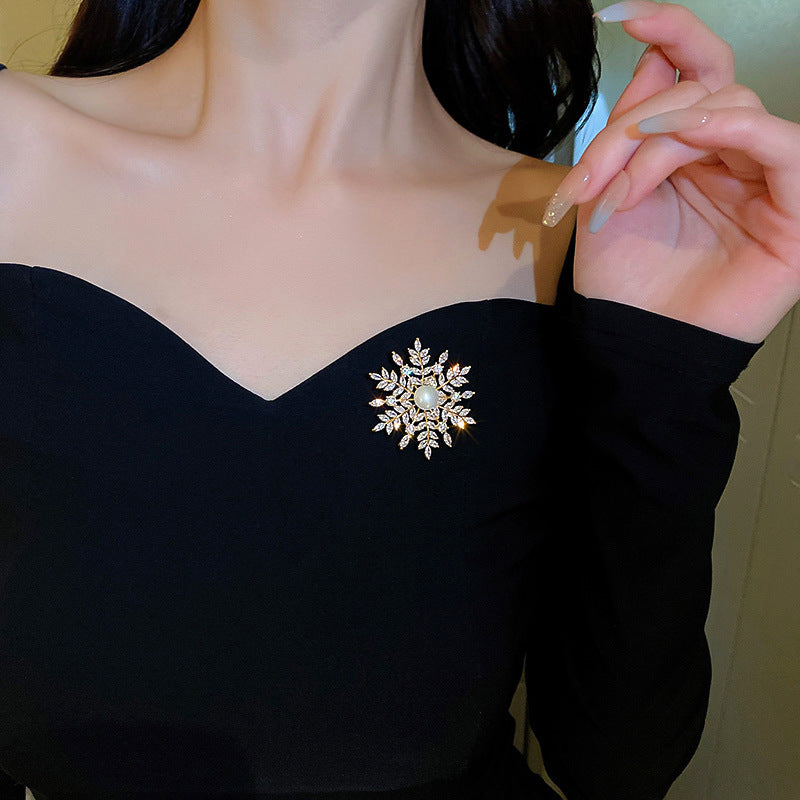 Inlaid Diamond Pearl Digital Flower Brooch French Light Luxury Elegant Pin Fashion Niche High-end Suit Accessory for Women