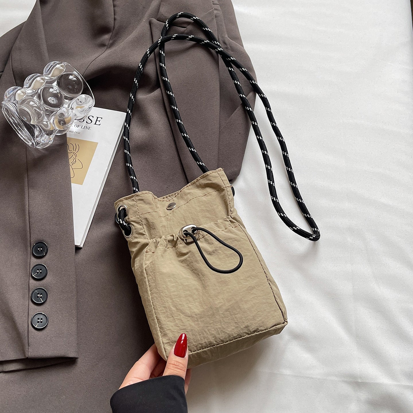Internet celebrity ins Single Shoulder Crossbody Drawstring Small Bag2025Niche Fashion Lightweight mini Women's Nylon Phone Bag