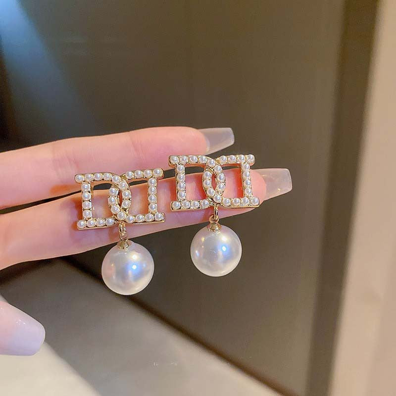 Pearl Earrings with a Sense of Sophistication Real Gold Electroplated Silver Needle French Retro Palace Style Earrings Versatile Ear Jewelry Wholesale