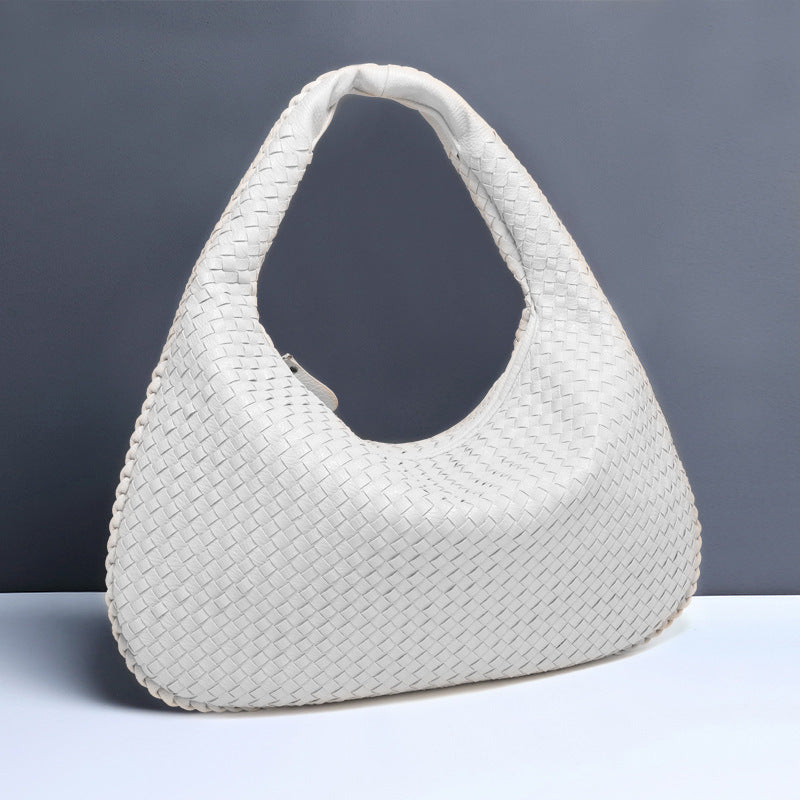 2025New Crescent Moon Women's Bag Fully Handwoven Handheld Dumpling Bag Fashionable Versatile European and American Style Single Shoulder Underarm Bag