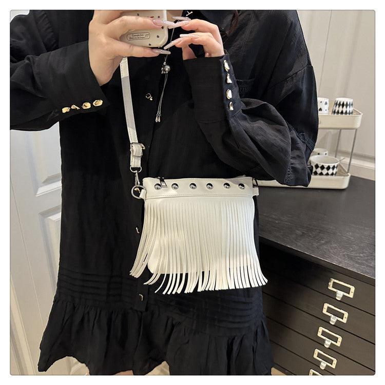 French retro tassel commuter bucket bag for women2025Summer new cross-border style soft shoulder crossbody tassel bag