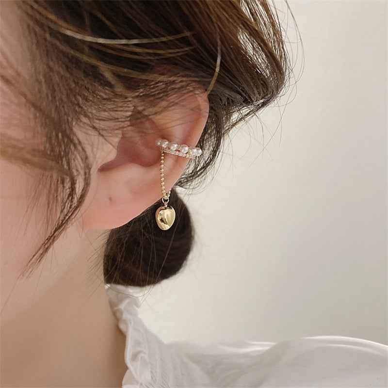 Diamond-encrusted Pearl Heart Tassel Ear Clip Artistic Retro French Ear Cuff Fashionable and Elegant Light Luxury Earrings Wholesale